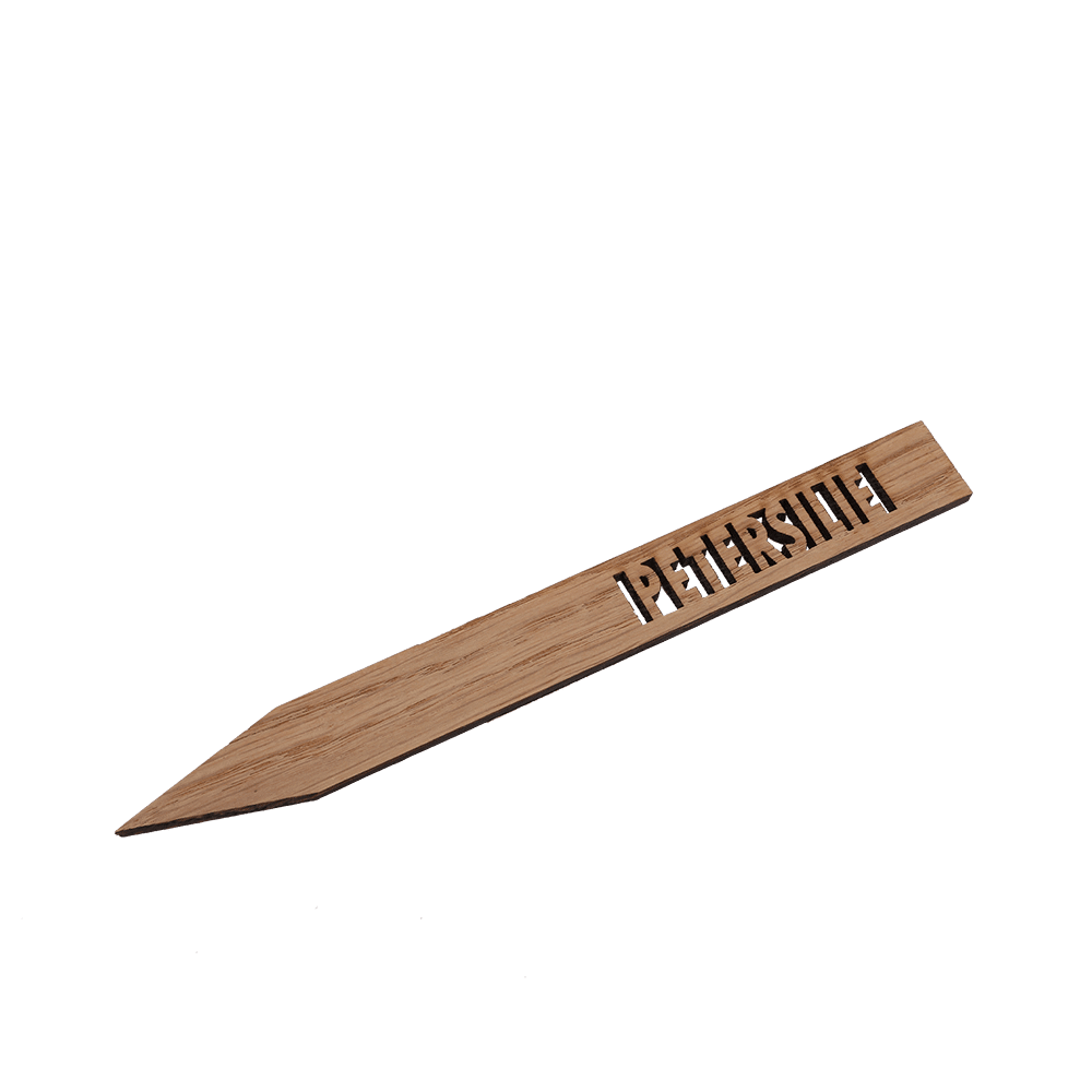 Ein Pflanzenschild aus Holz der Variante Petersilie.