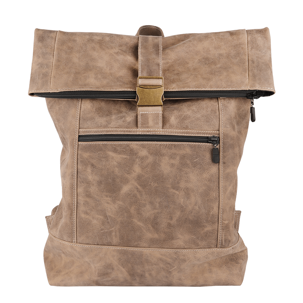 Großer Leder-Rucksack in beige, mit Messingschnalle und Rolltop.